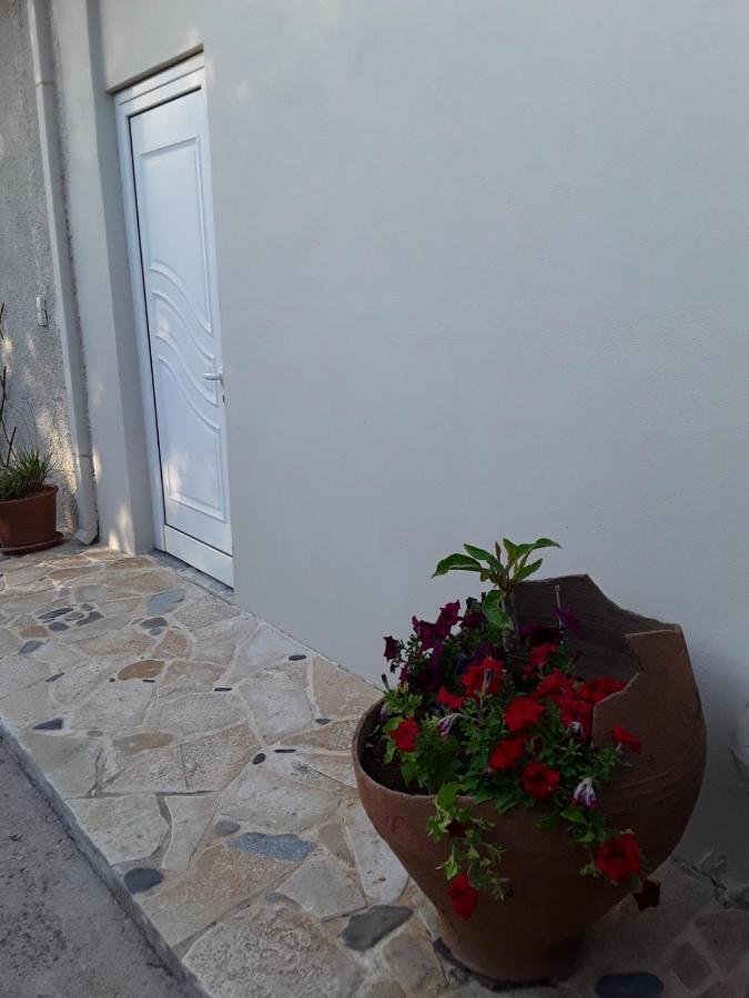 Marianos Apartments Kissamos Exterior photo